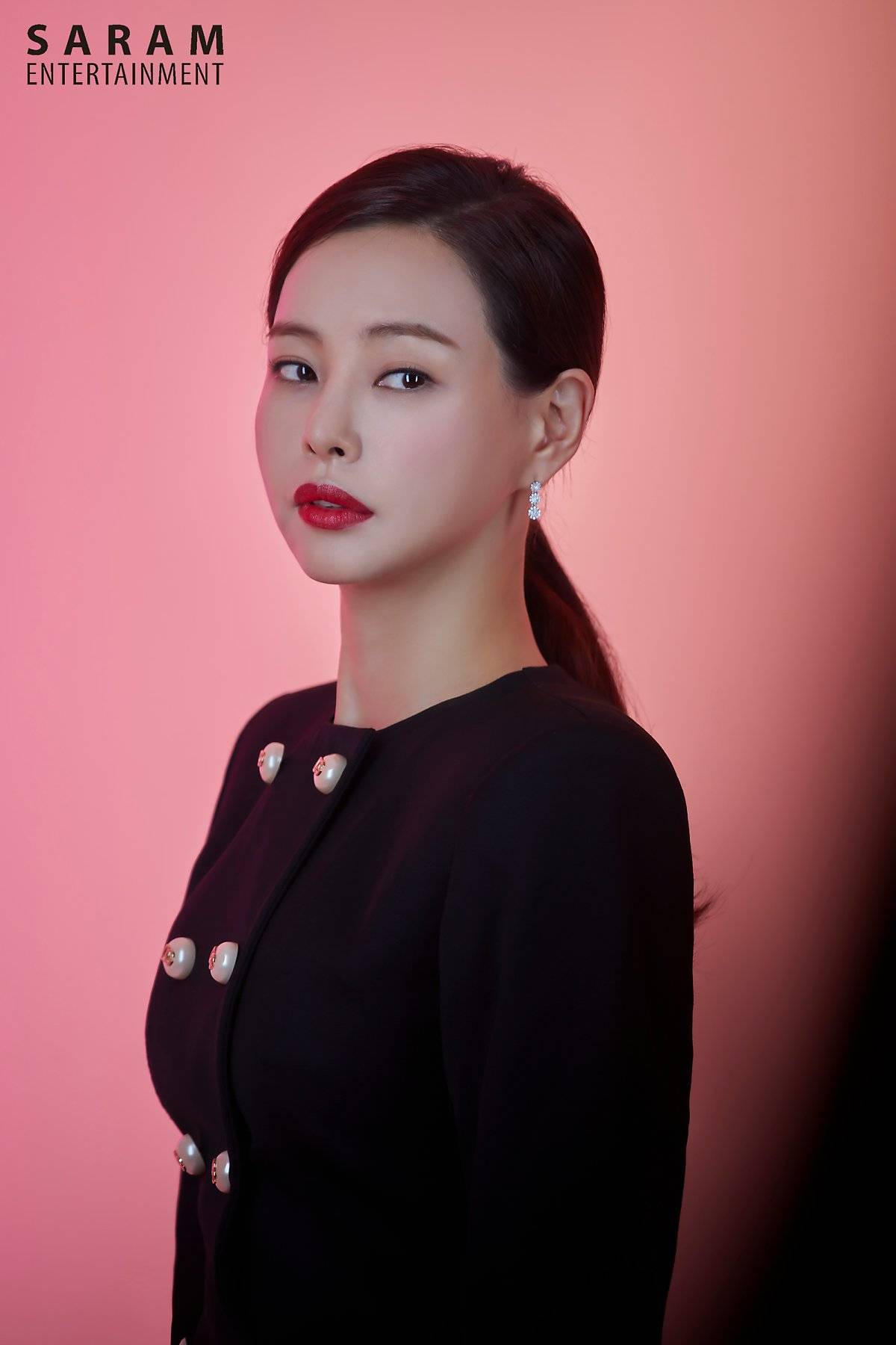 Lee Ha Nee Saram Entertainment Profile photos